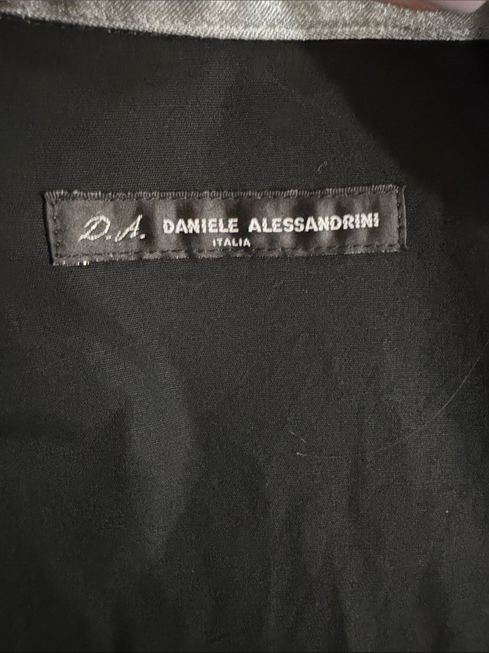 ($200) Men's Short-Sleeve Button Shirt - Black - Picture 5 of 6